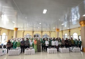 Peringatan Harlah ke-91 GP Ansor dan Harlah ke-76 Fatayat NU di Pesawaran berlangsung meriah di Islamic Center Gedongtataan. Ribuan kader NU, Banser, dan Fatayat NU memadati lokasi kegiatan dengan penuh semangat kebersamaan dan loyalitas organisasi. Kegiatan dihadiri Bupati Pesawaran serta sejumlah tokoh daerah dan pengurus NU sebagai momentum memperkuat persatuan, nilai keagamaan, dan peran sosial masyarakat.